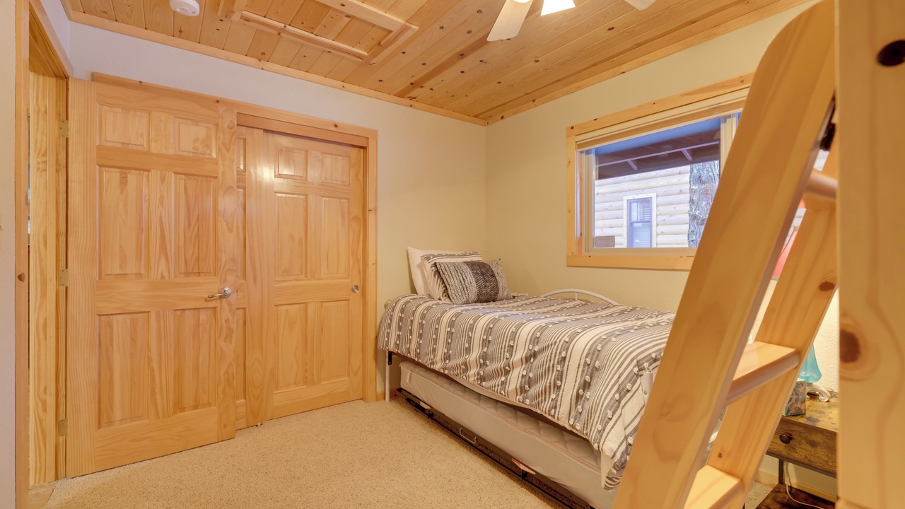 Photo of Bedroom in Strawberry