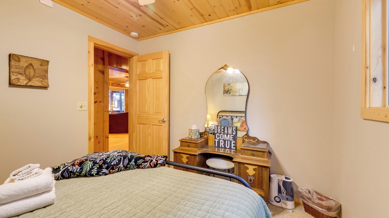 Photo of Bedroom in Strawberry
