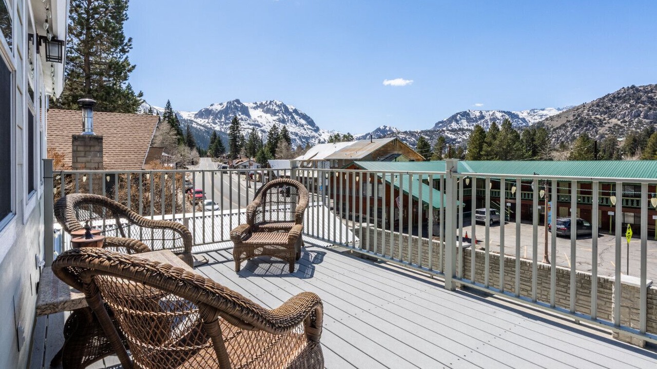 Photo of Patio Balcony in June Lake