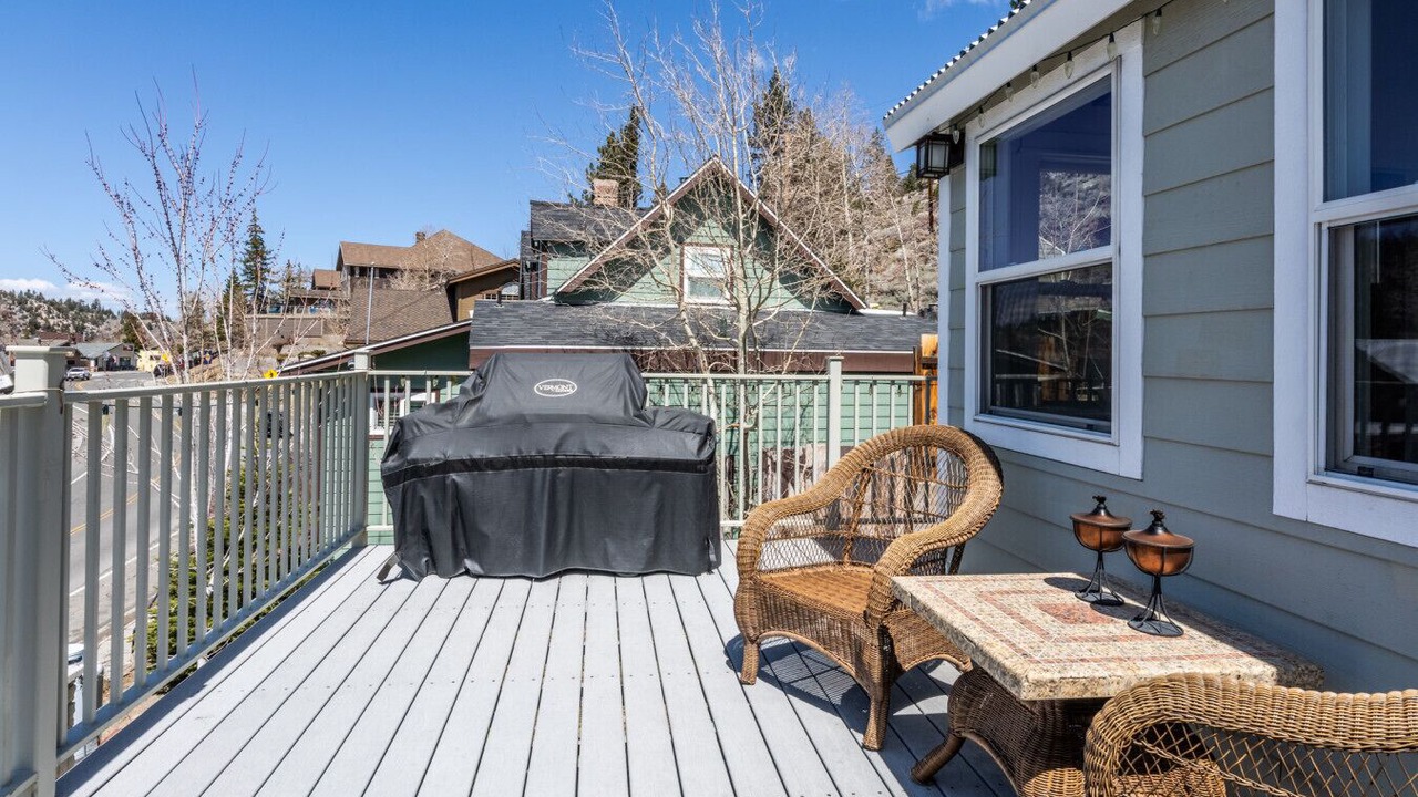 Photo of Patio Balcony in June Lake