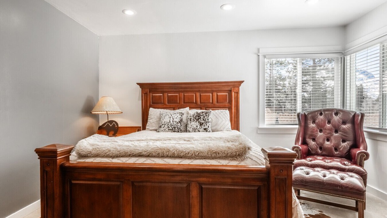 Photo of Bedroom in June Lake