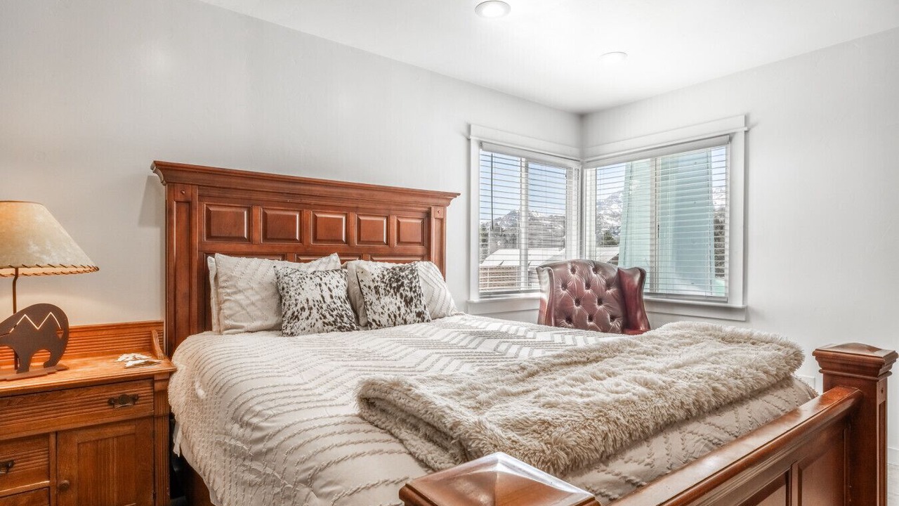 Photo of Bedroom in June Lake