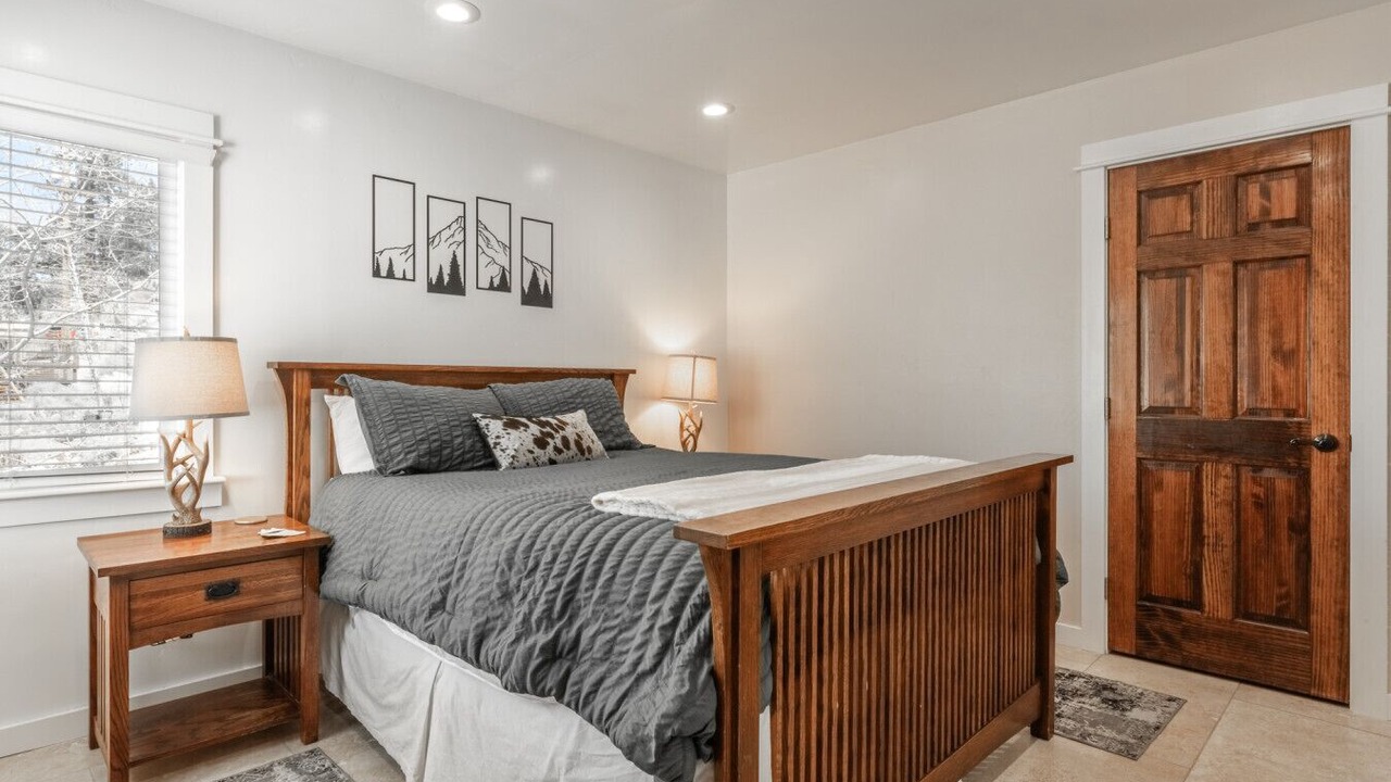 Photo of Bedroom in June Lake