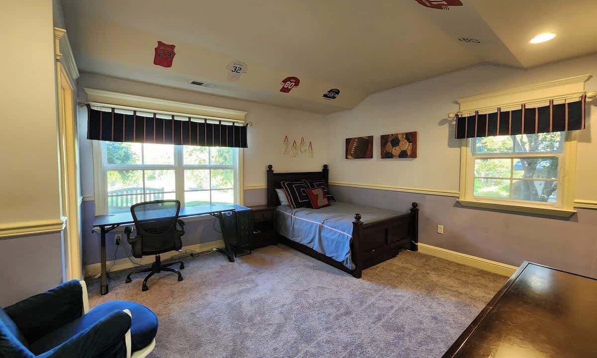 Photo of Bedroom in Monterey Ter