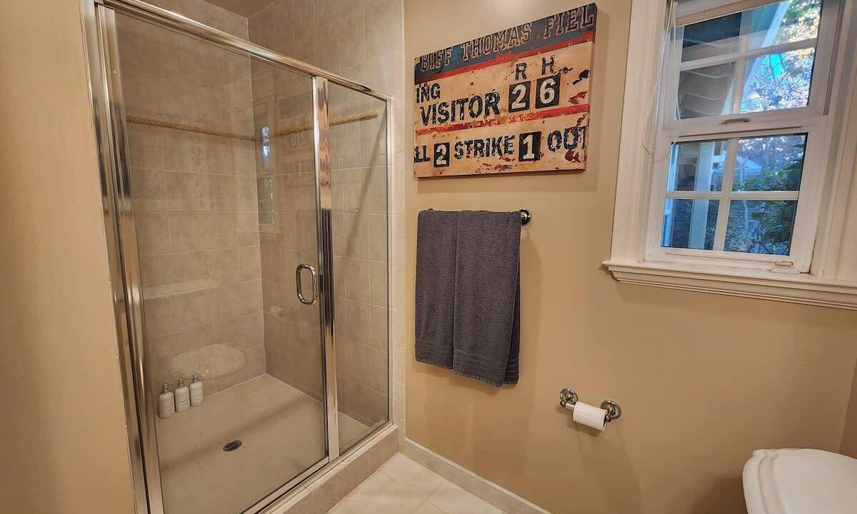 Photo of Bathroom in Monterey Ter