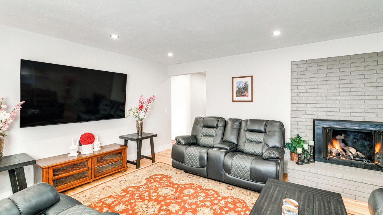 Photo of Bedroom in Del Rey Oaks
