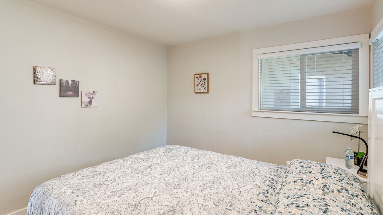 Photo of Bedroom in Del Rey Oaks