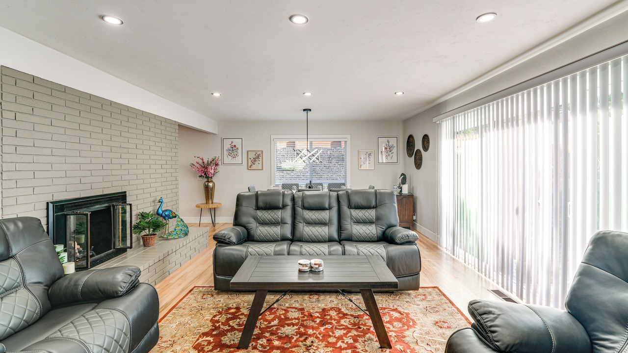 Photo of Livingroom in Del Rey Oaks