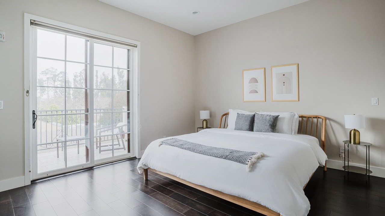 Photo of Bedroom in Downtown Burlingame