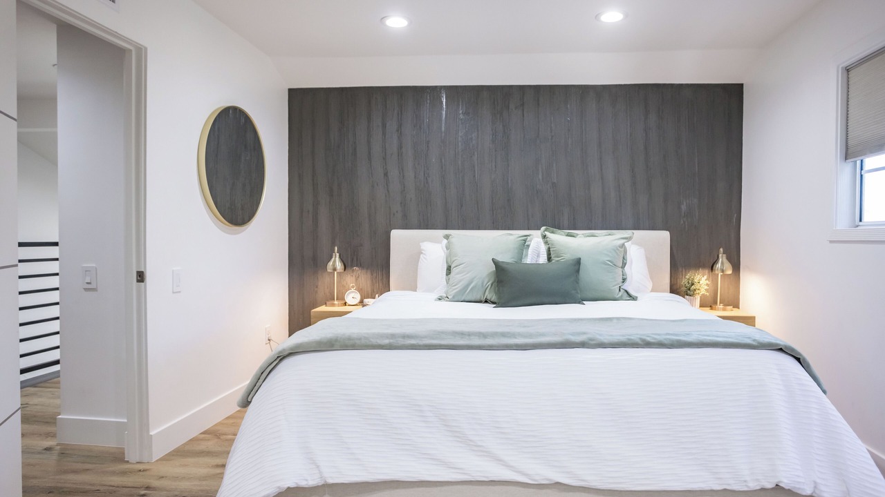 Photo of Bedroom in Valley Glen