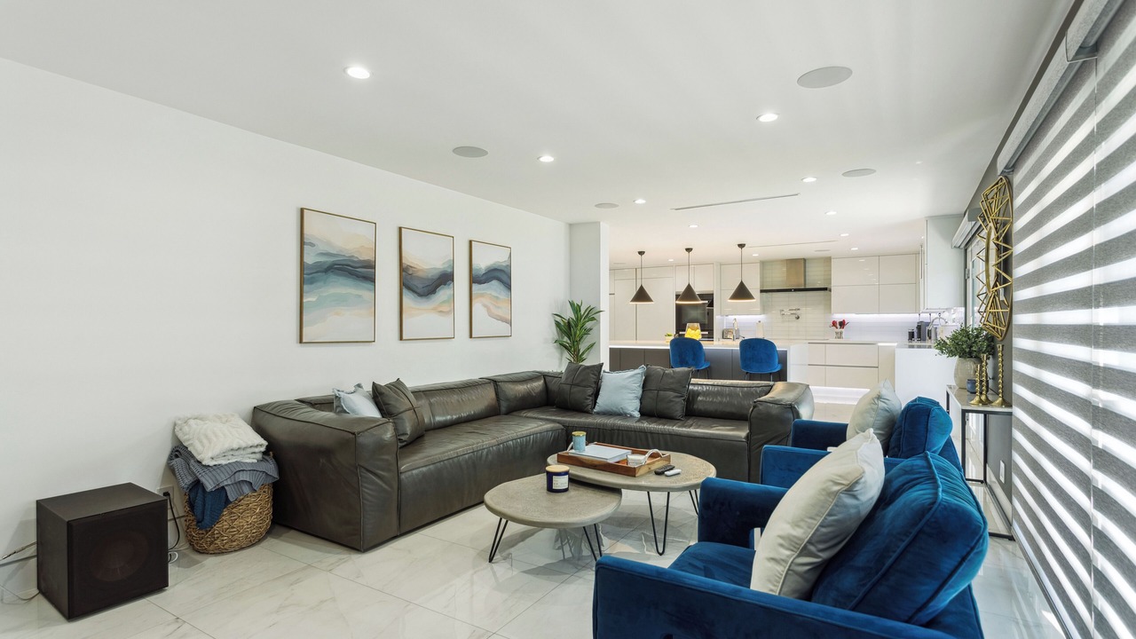 Photo of Livingroom in Valley Glen