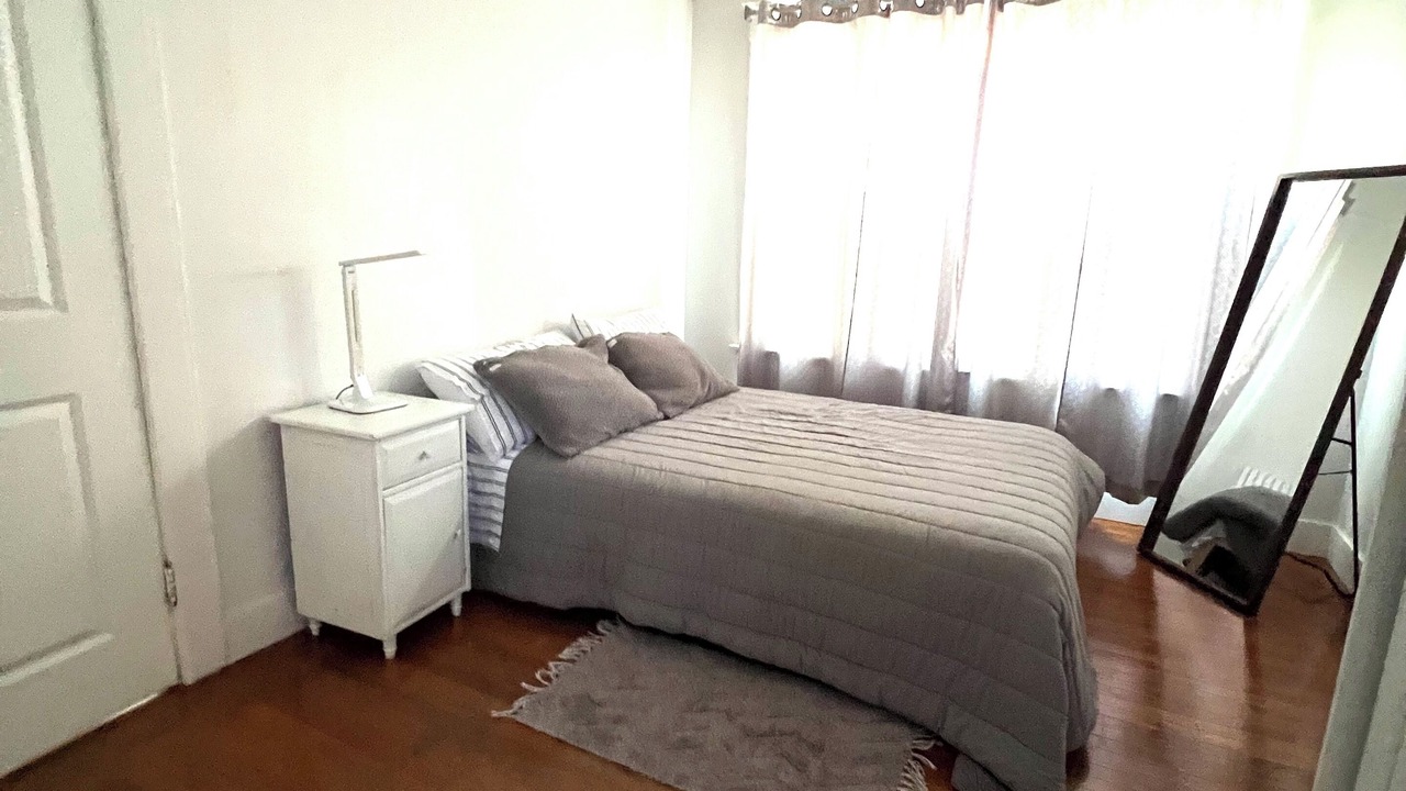 Photo of Bedroom in Alameda