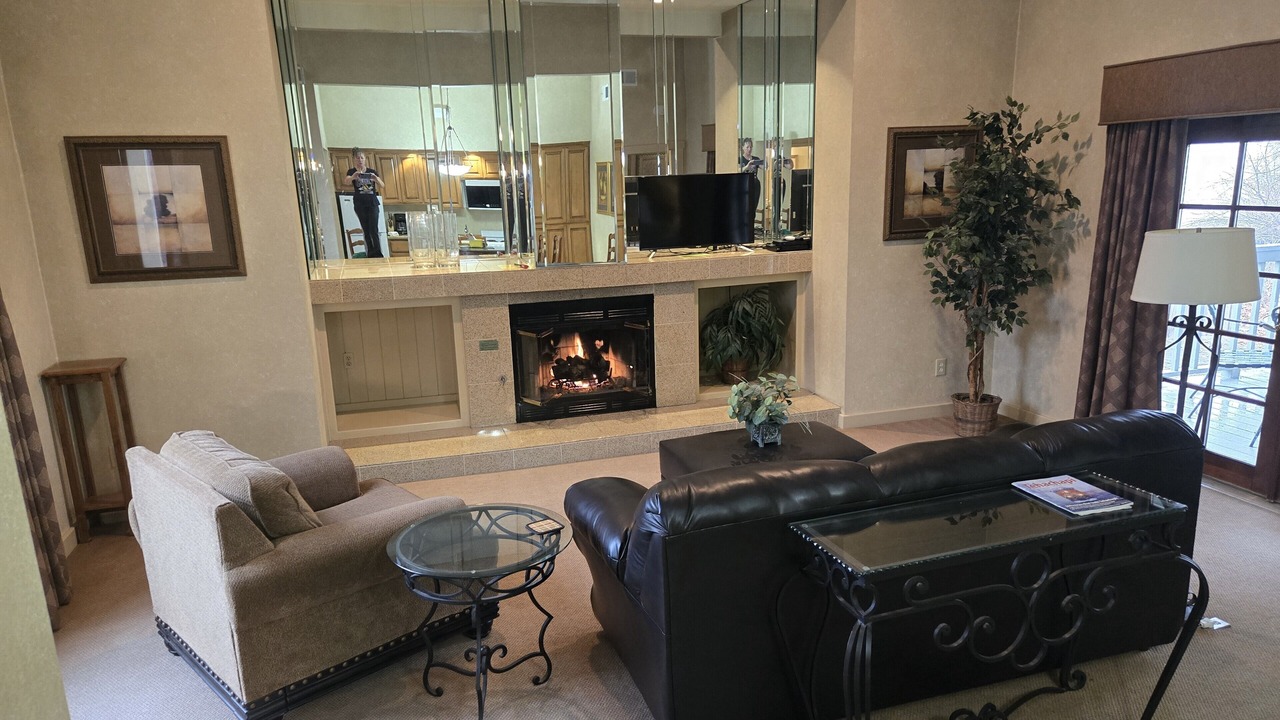 Photo of Livingroom in Stallion Springs