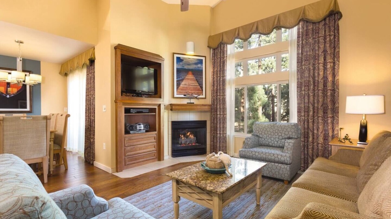 Photo of Livingroom in Round Hill Village
