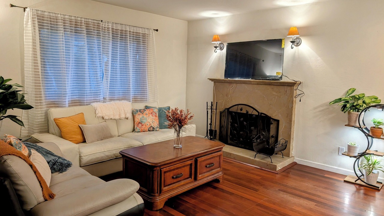 Photo of Livingroom in Midtown