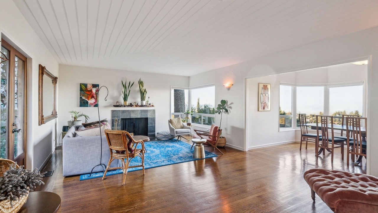 Photo of Bedroom in Shepherd Canyon