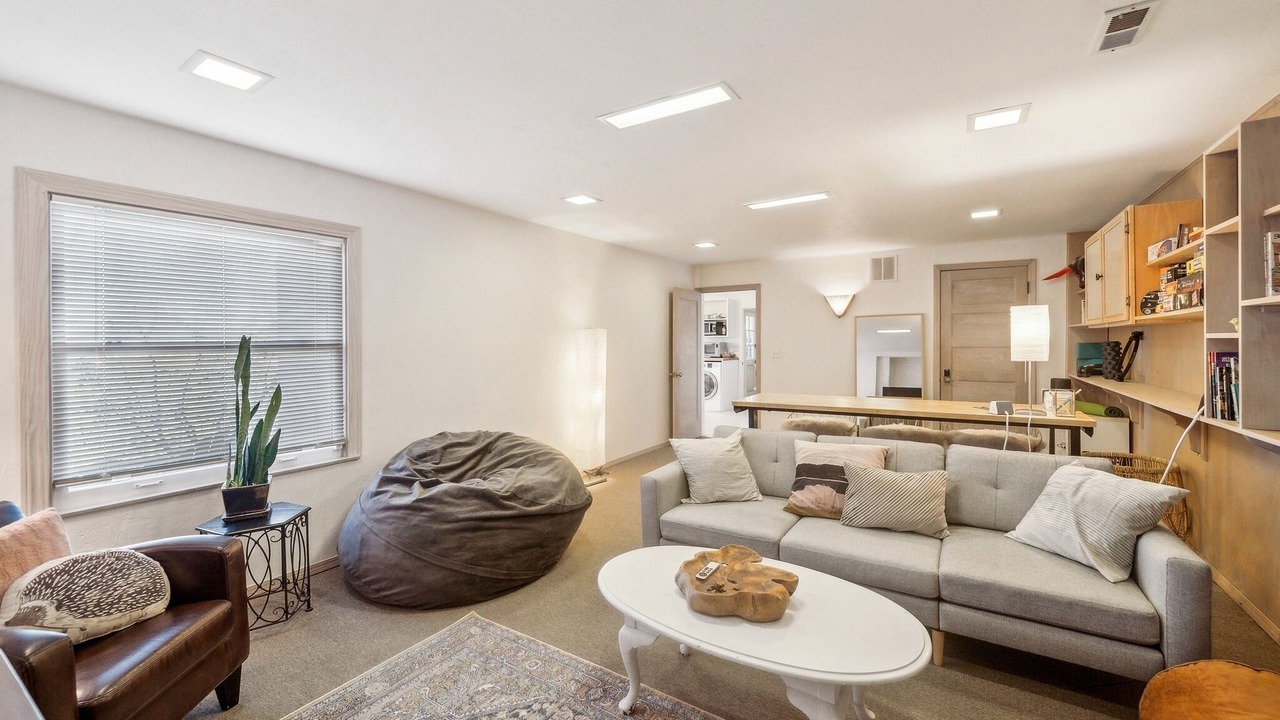 Photo of Bedroom in Shepherd Canyon