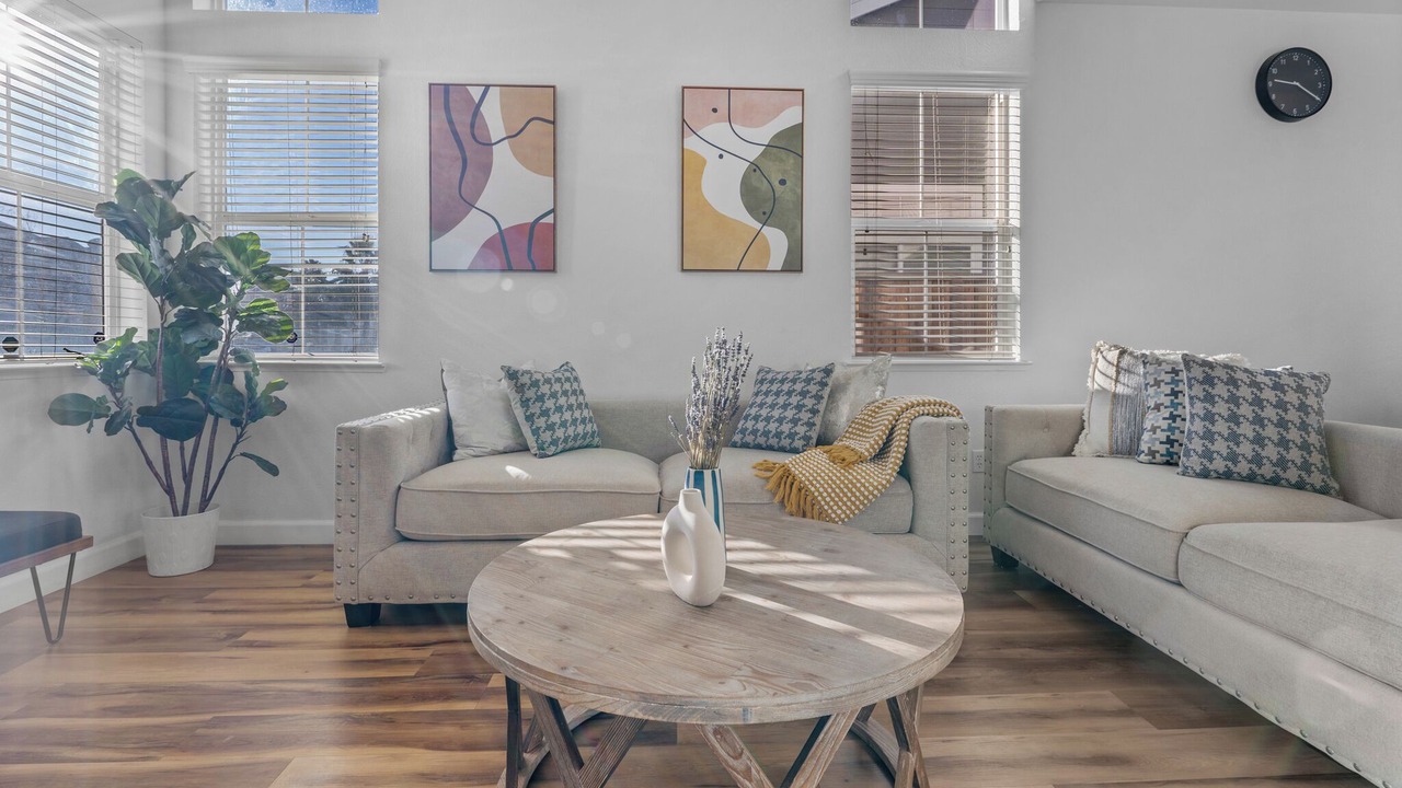 Photo of Livingroom in Tracy