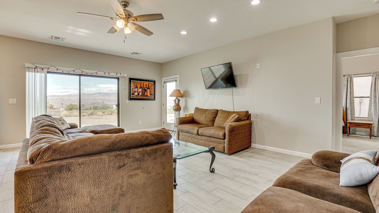 Photo of Livingroom in Sunridge Estates