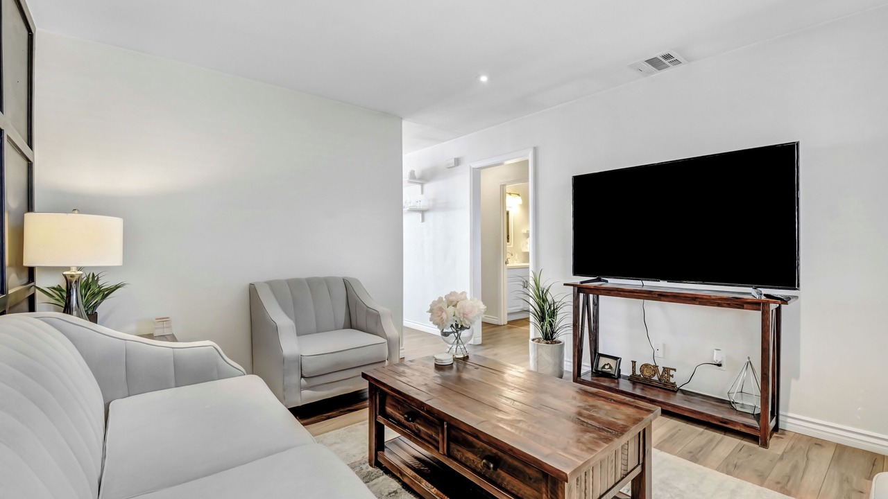 Photo of Livingroom in Northeast Anaheim