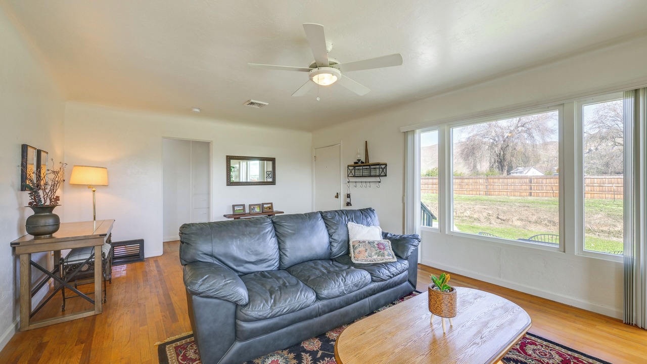 Photo of Livingroom in Woodlake