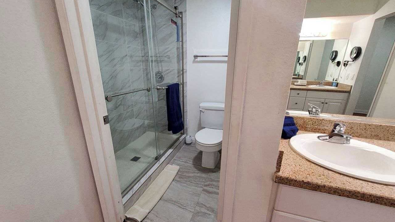 Photo of Bathroom in Warner Center