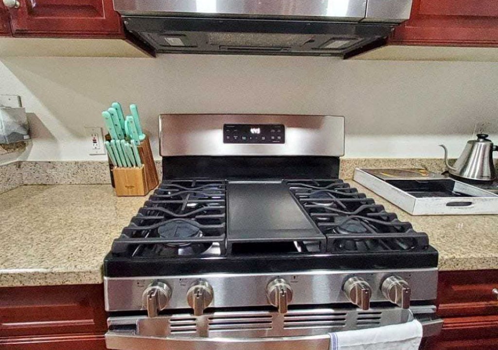Photo of Kitchen in Warner Center