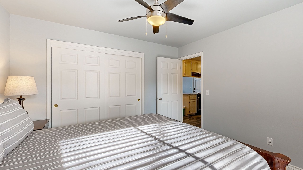 Photo of Bedroom in Groveland