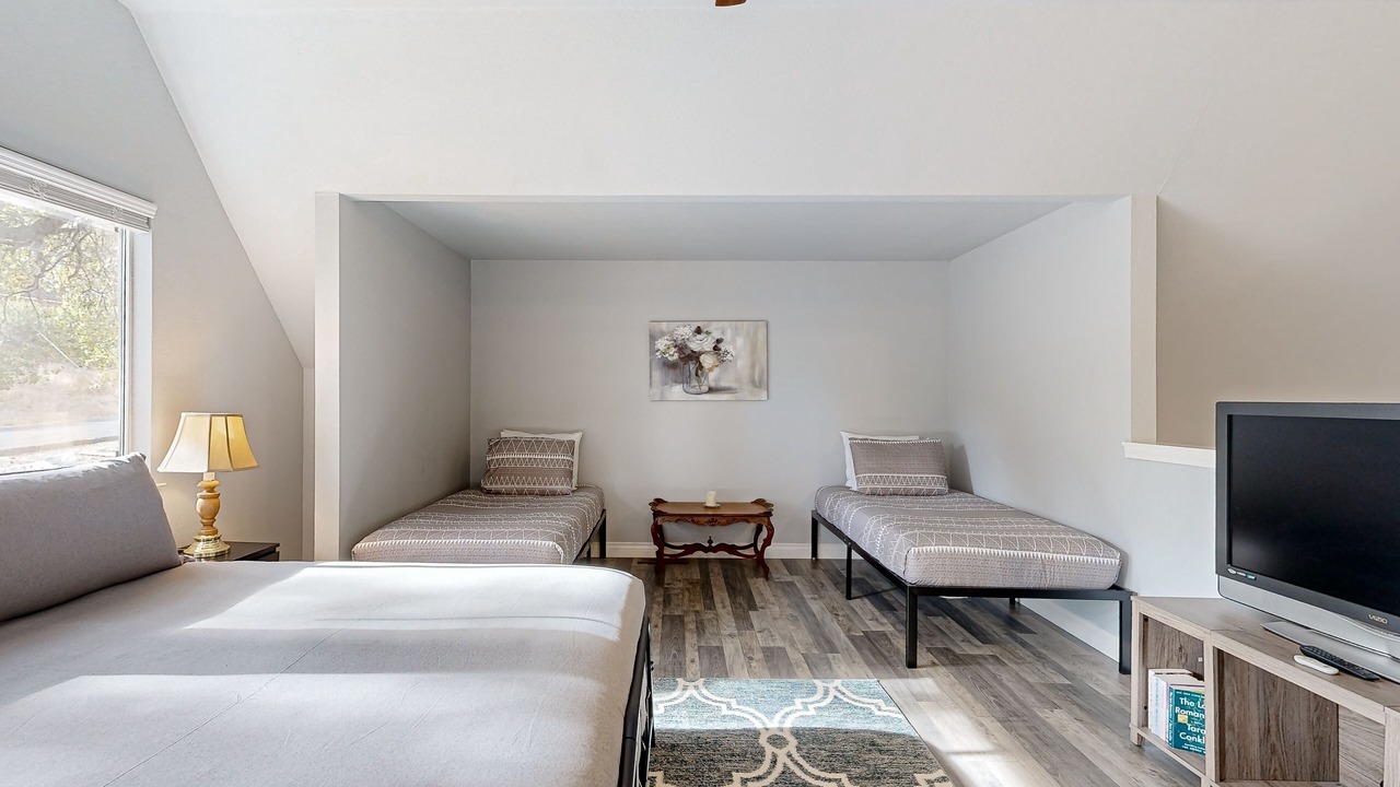 Photo of Bedroom in Groveland