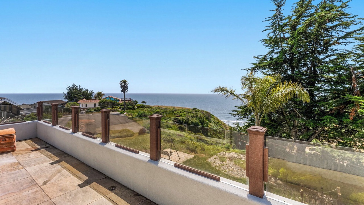 Photo of Patio Balcony in La Selva Beach
