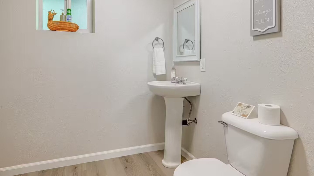 Photo of Bathroom in Mono Vista