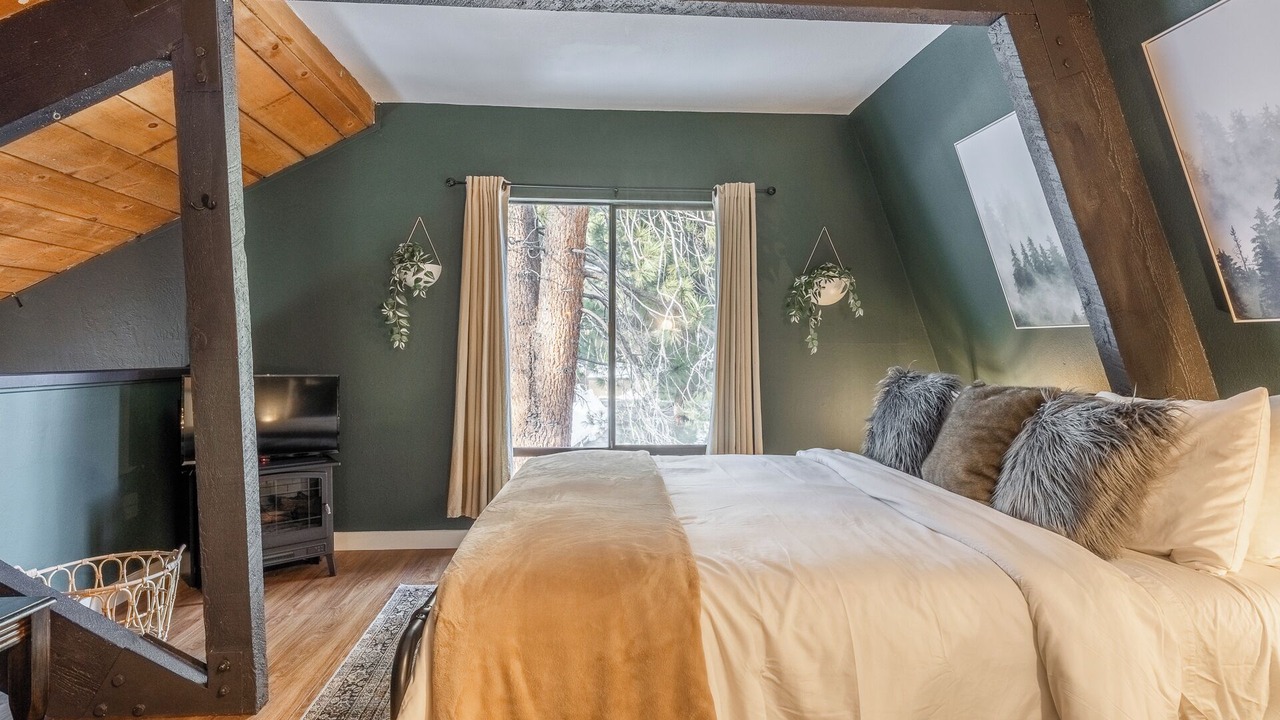 Photo of Bedroom in Majestic Pines