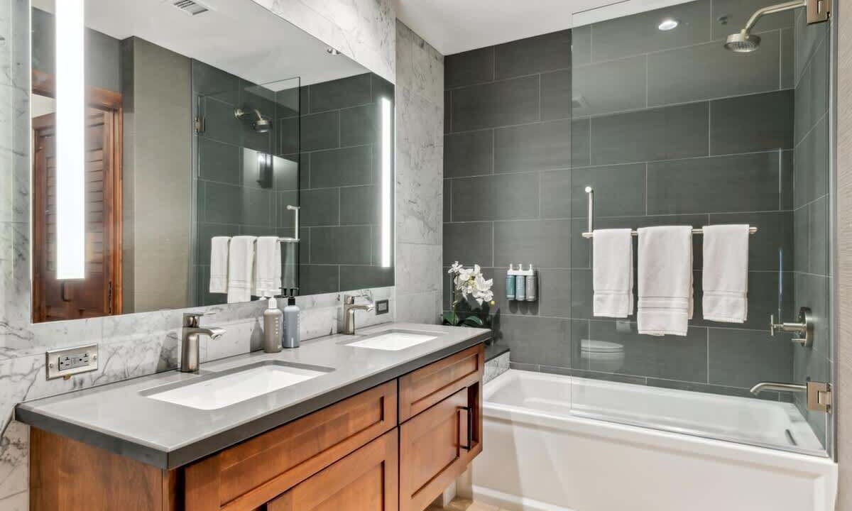 Photo of Bathroom in Lakeside Park
