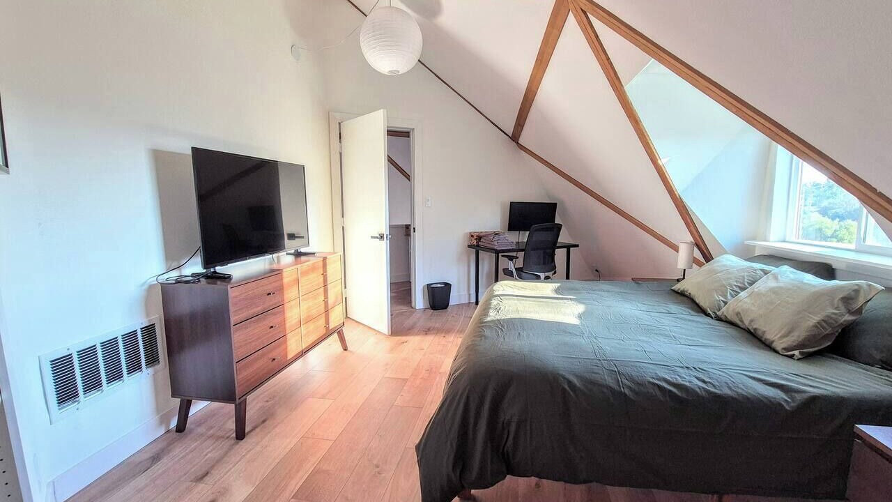 Photo of Bedroom in Yosemite Lakes