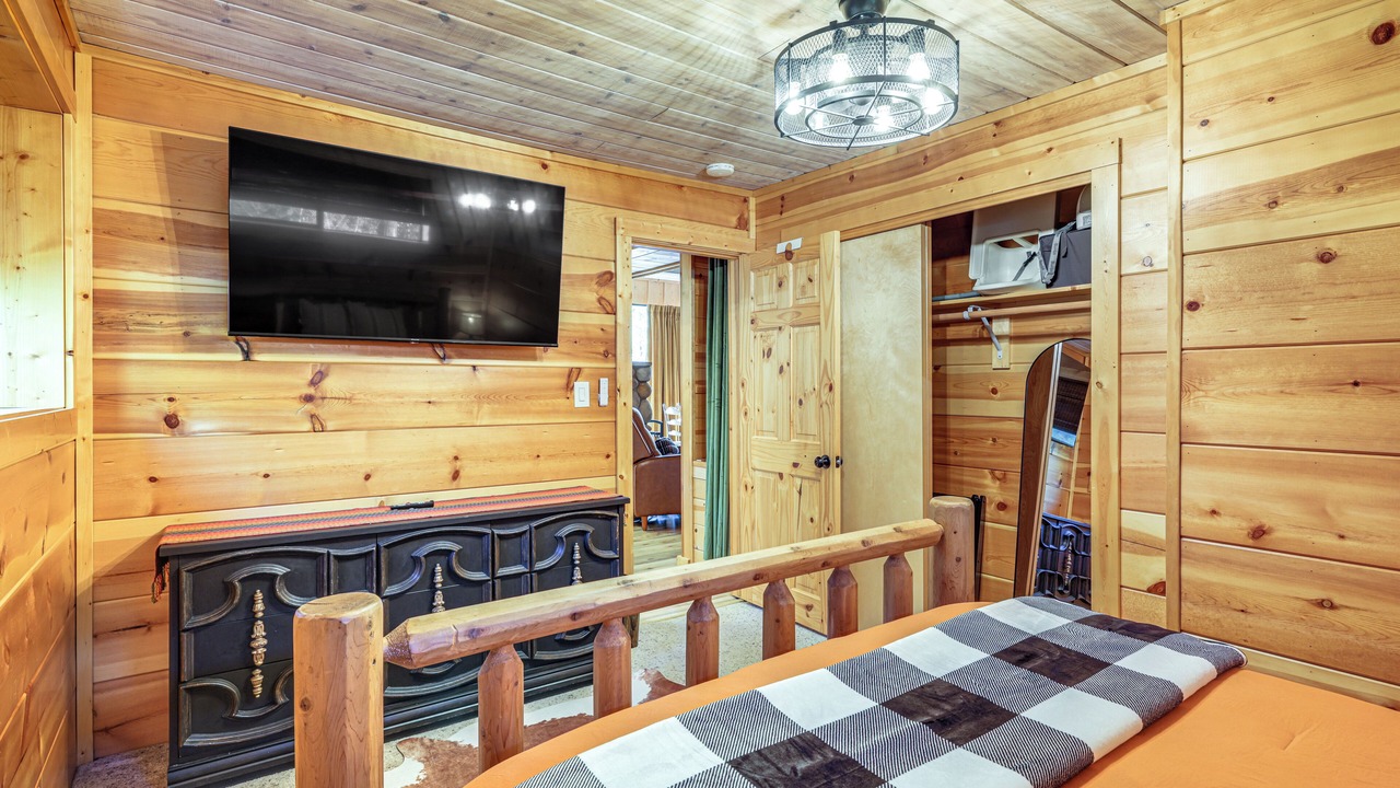 Photo of Bedroom in Twain Harte