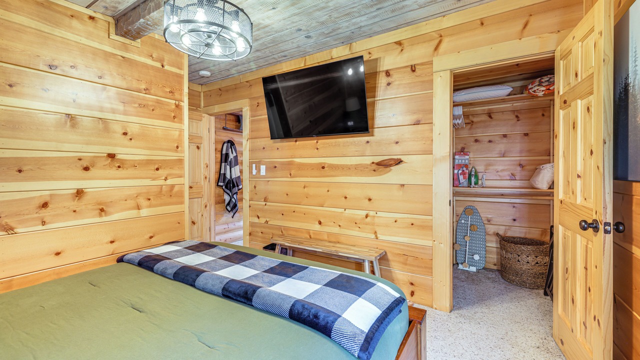 Photo of Bedroom in Twain Harte