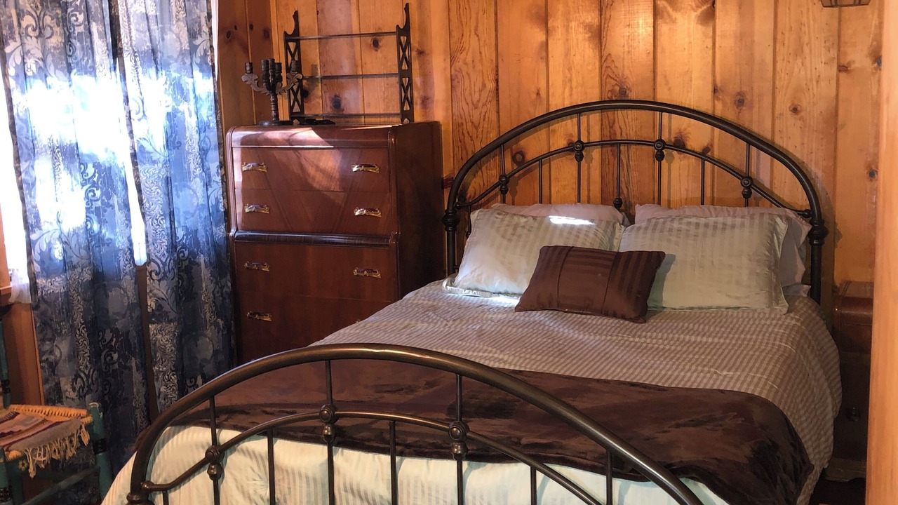 Photo of Bedroom in Mi-Wuk Village
