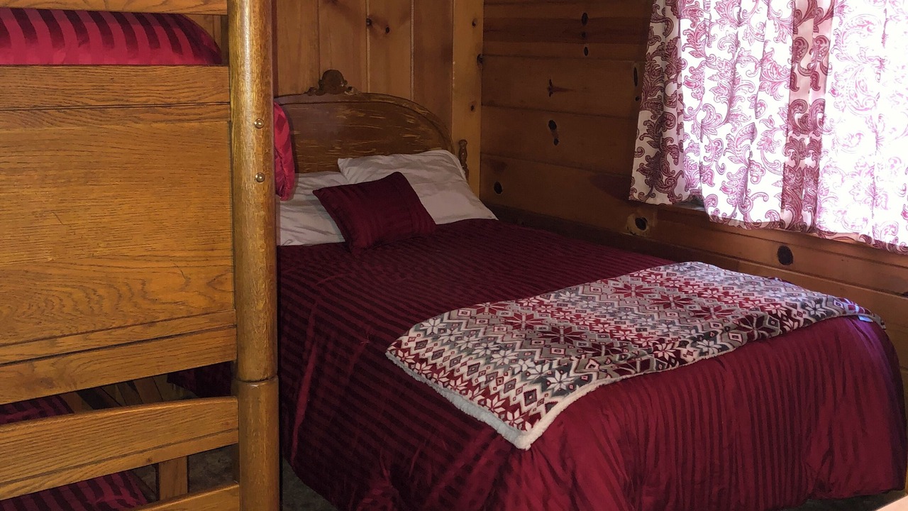 Photo of Bedroom in Mi-Wuk Village