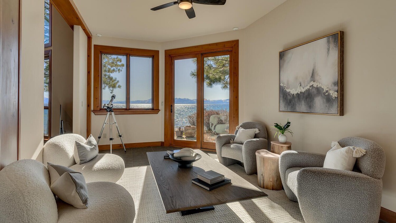 Photo of Livingroom in Tahoe Vista