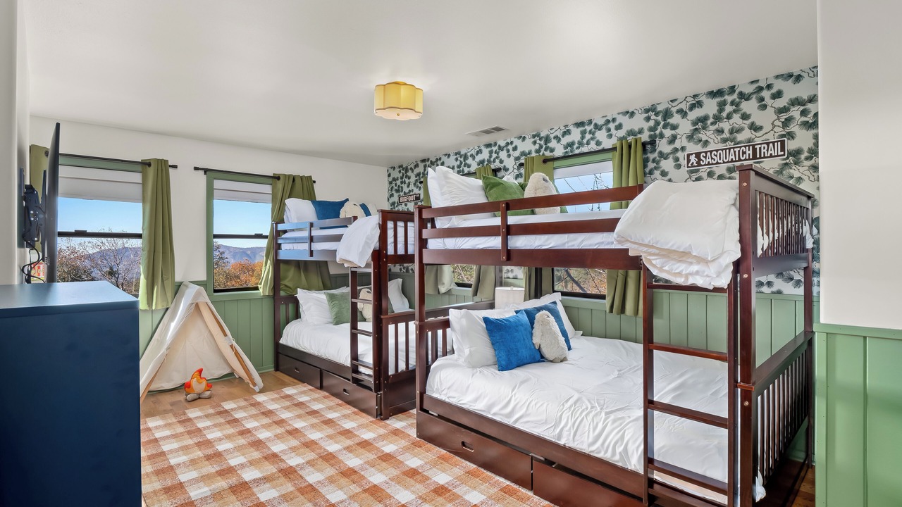 Photo of Bedroom in Oakhurst