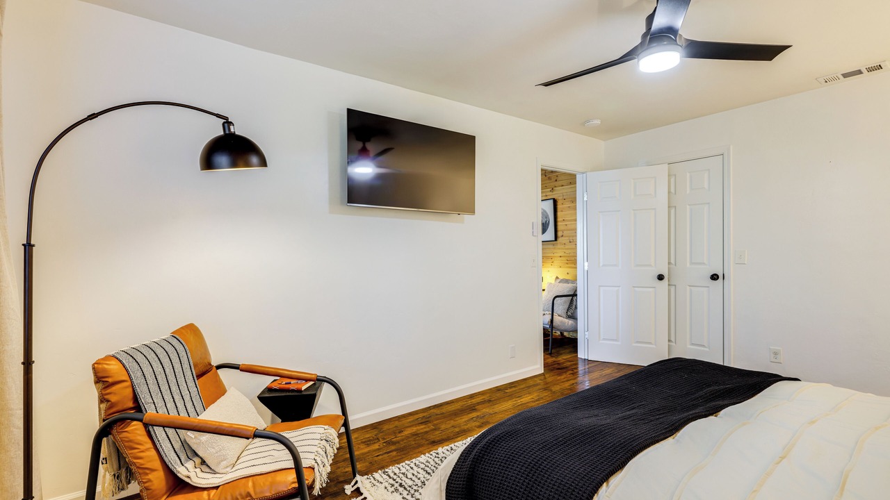 Photo of Bedroom in Groveland