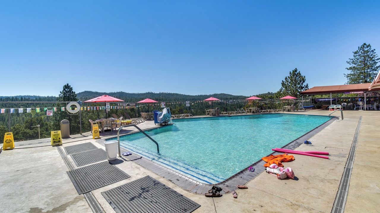 Photo of Outdoor in Groveland