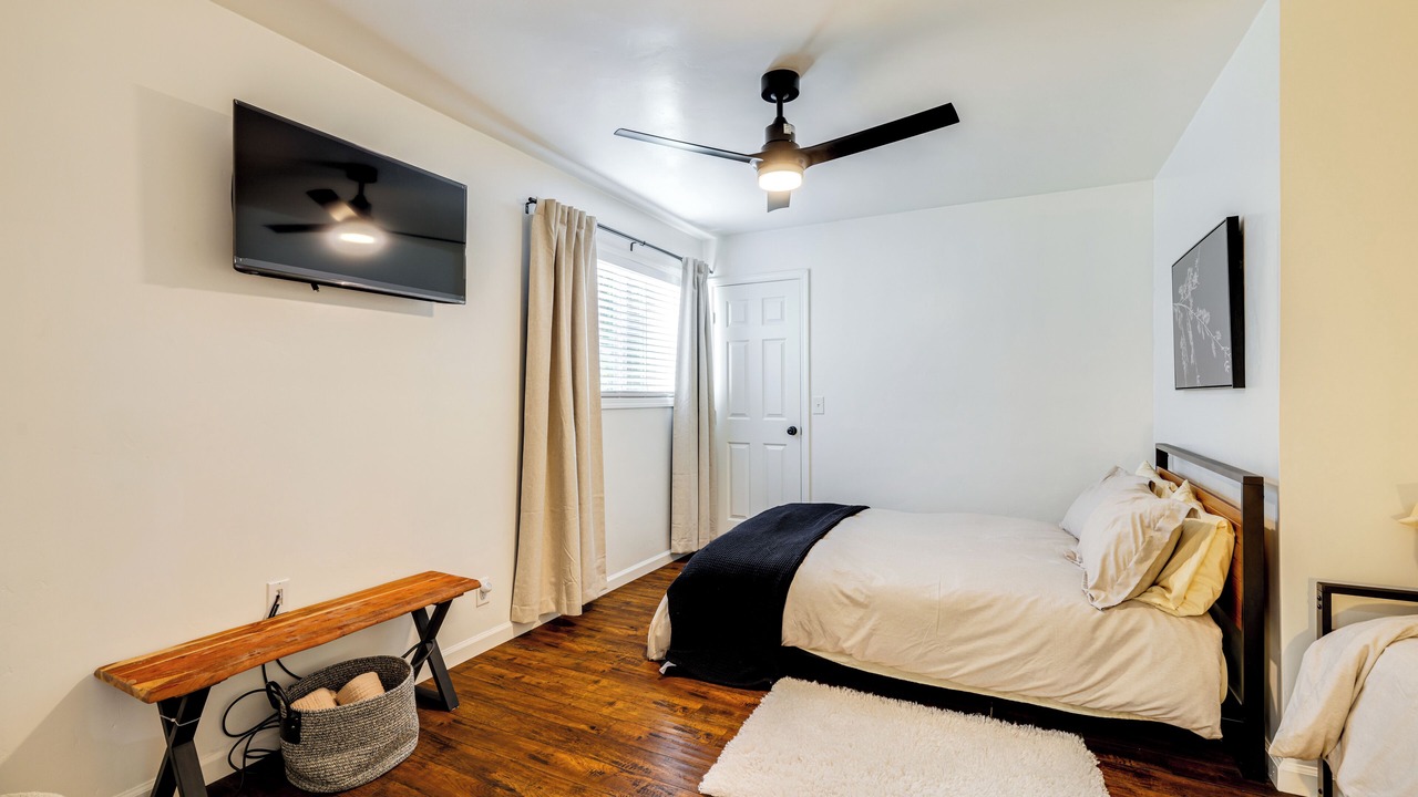 Photo of Bedroom in Groveland