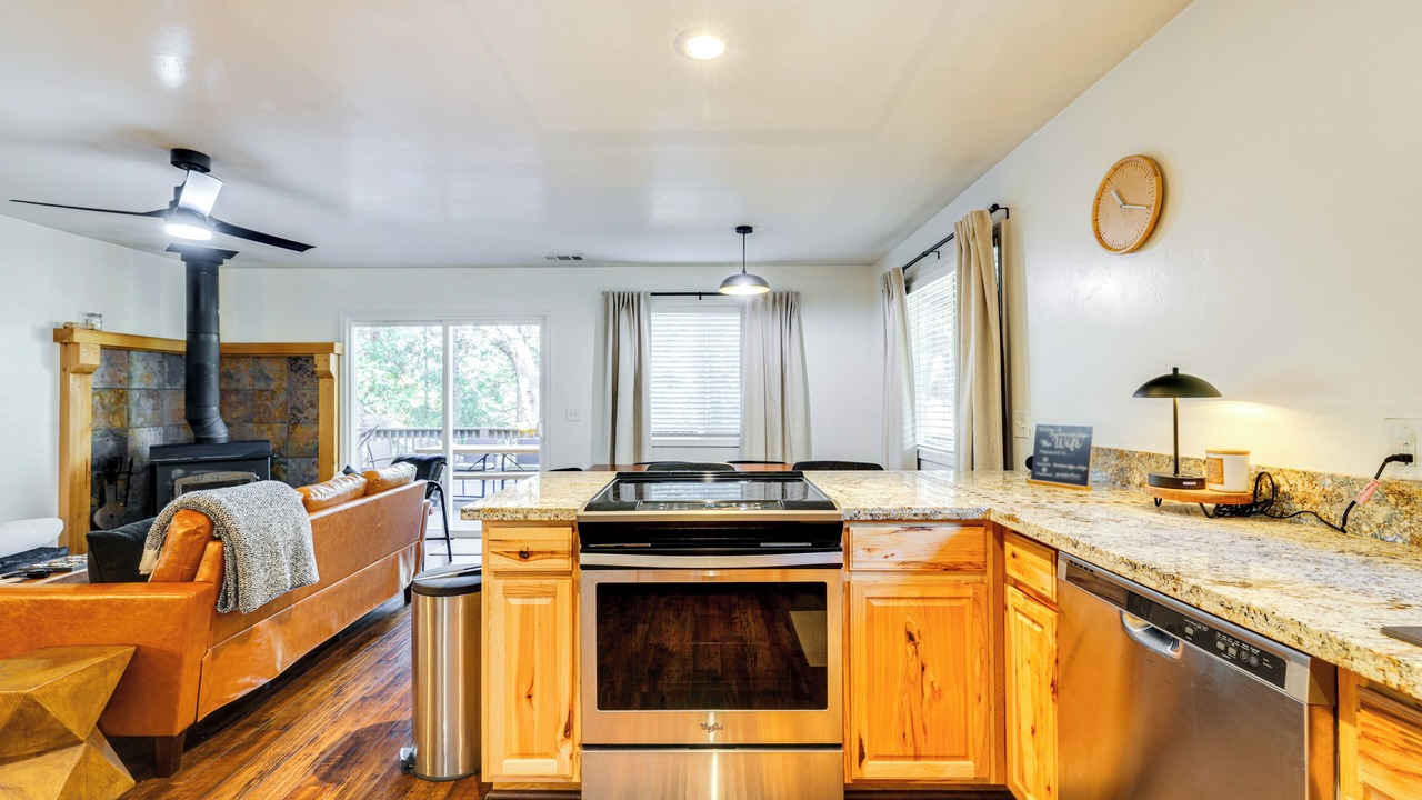 Photo of Kitchen in Groveland