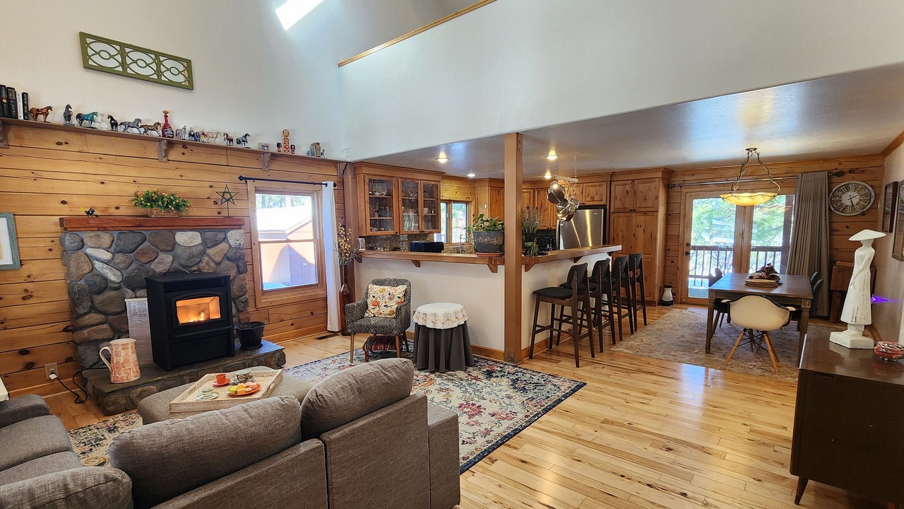 Photo of Livingroom in Galena Forest Estates
