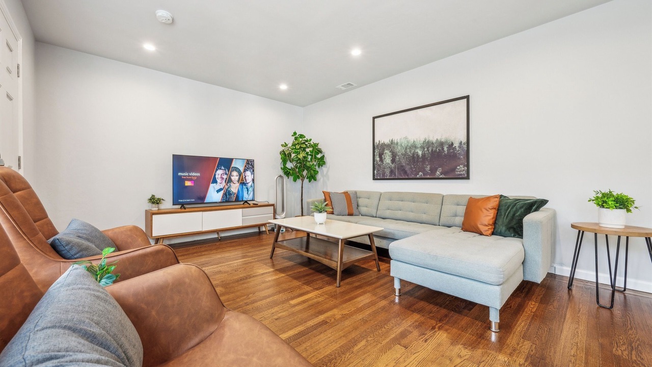 Photo of Livingroom in Burlingame Terrace