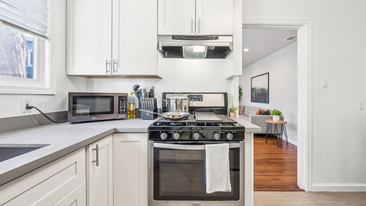 Photo of Kitchen in Burlingame Terrace