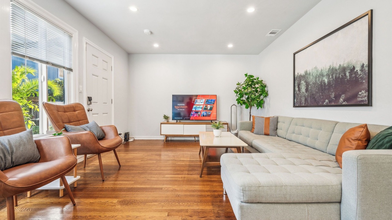 Photo of Livingroom in Burlingame Terrace