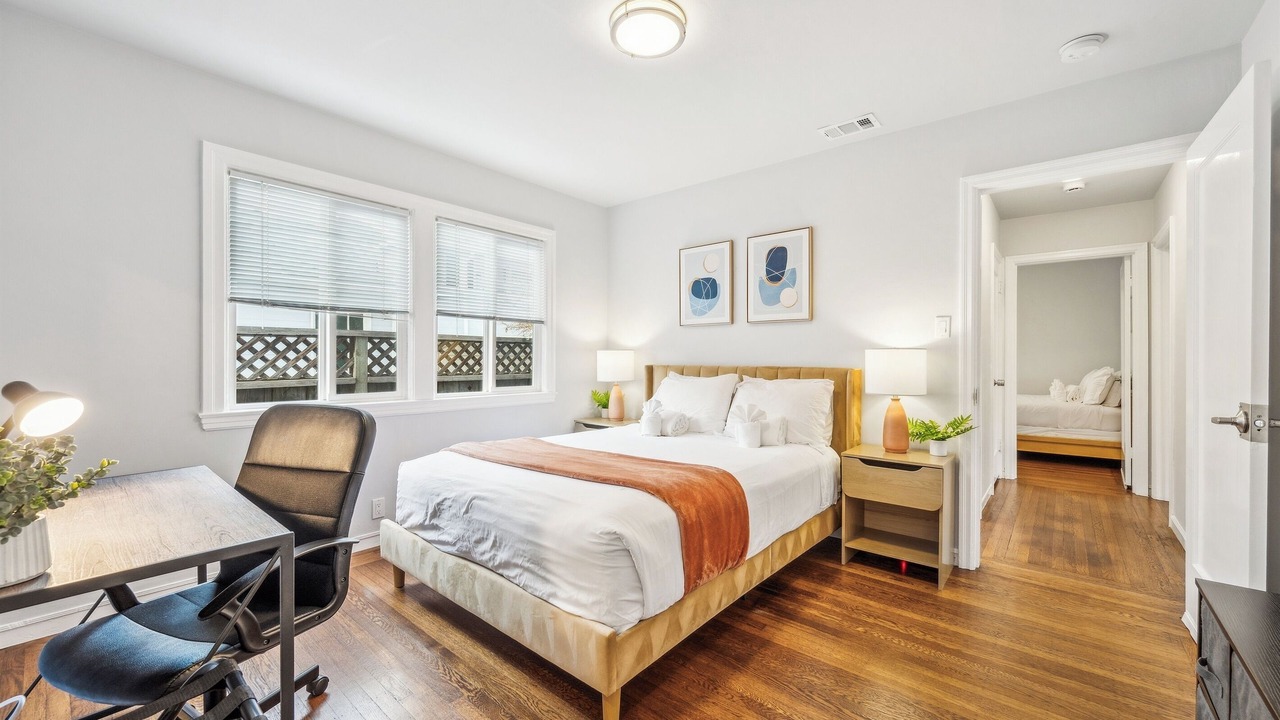 Photo of Bedroom in Burlingame Terrace