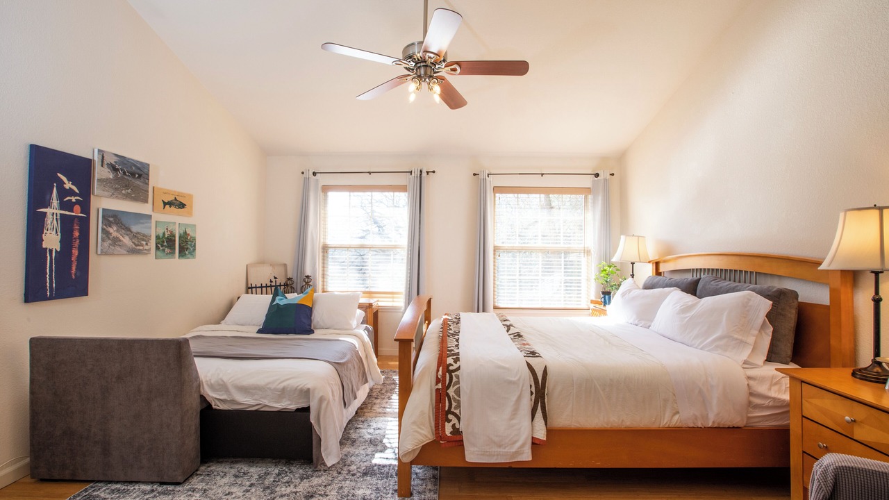 Photo of Bedroom in Groveland
